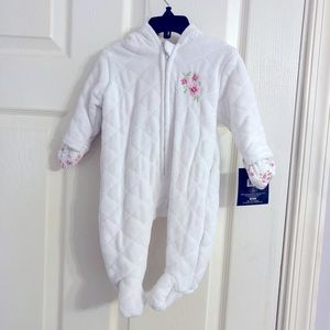 One peace warm body suit for baby girl 0-3months